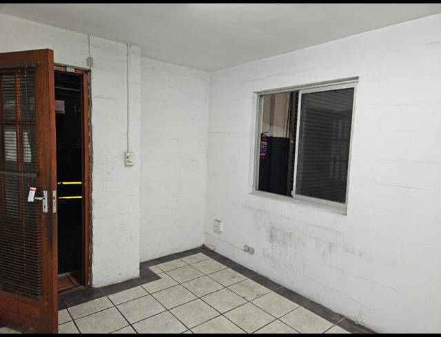 INDUSTRIAL PROPERTY TO RENT IN EPPING